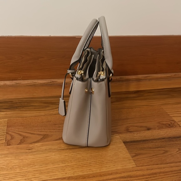 Light grey purse with gold hardware! - Picture 3 of 5